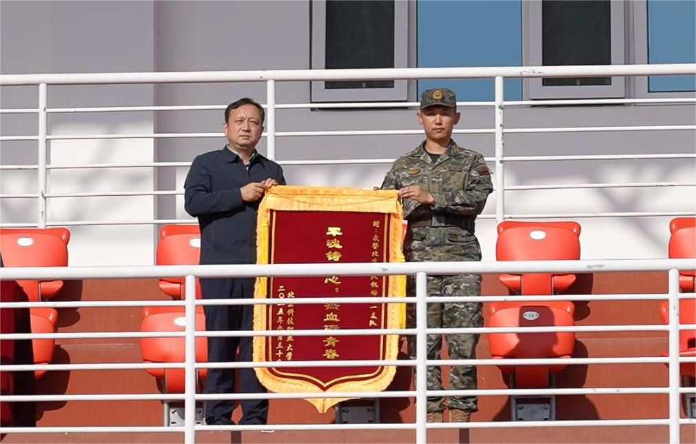高职军训5.jpg