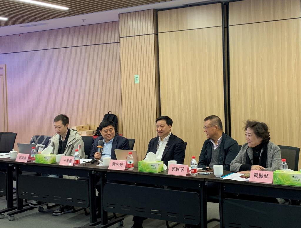 20220317-学校知联会召开“两会归来话两会”座谈会2.jpg