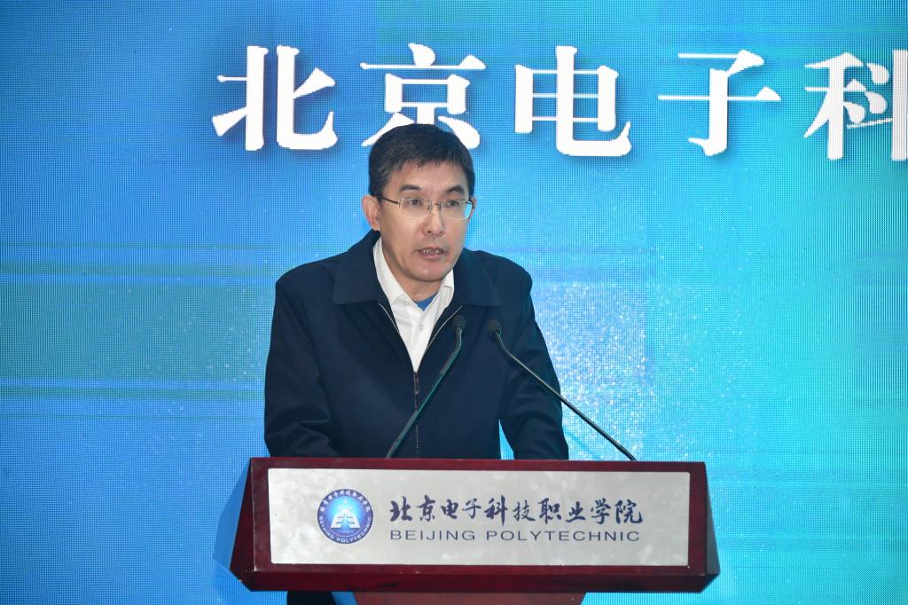 20221111-我校和北京集创北方科技股份有限公司举行战略合作协议签约暨集成电路设计与测试中试基地竣工试产仪式 (8).jpg