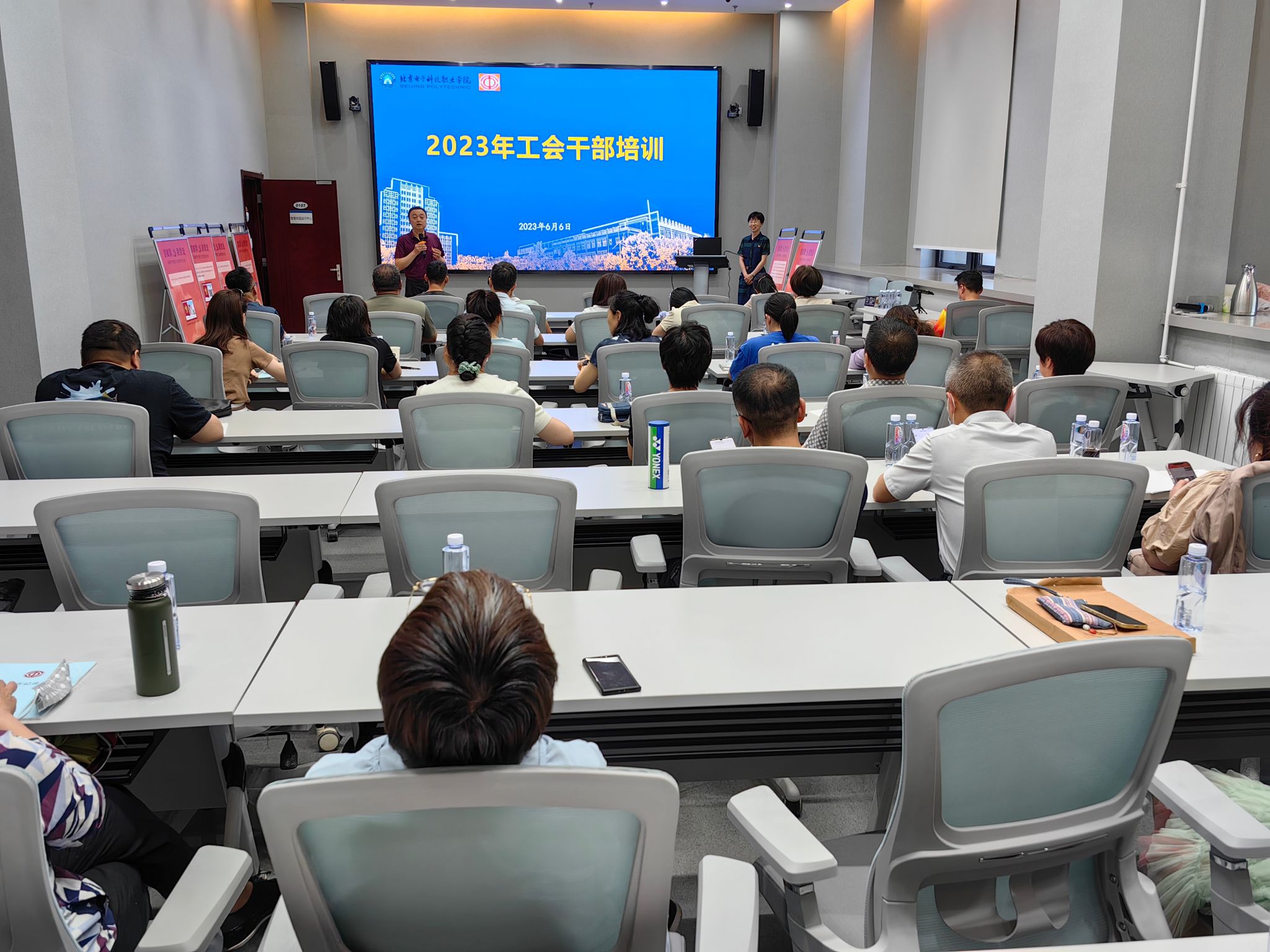 赏邮票听党史之1.jpg 赏邮票听党史之1.jpg