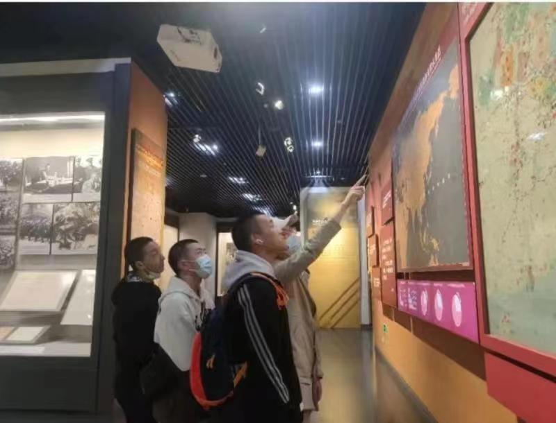 参观中国人民抗日战争纪念馆2.jpg