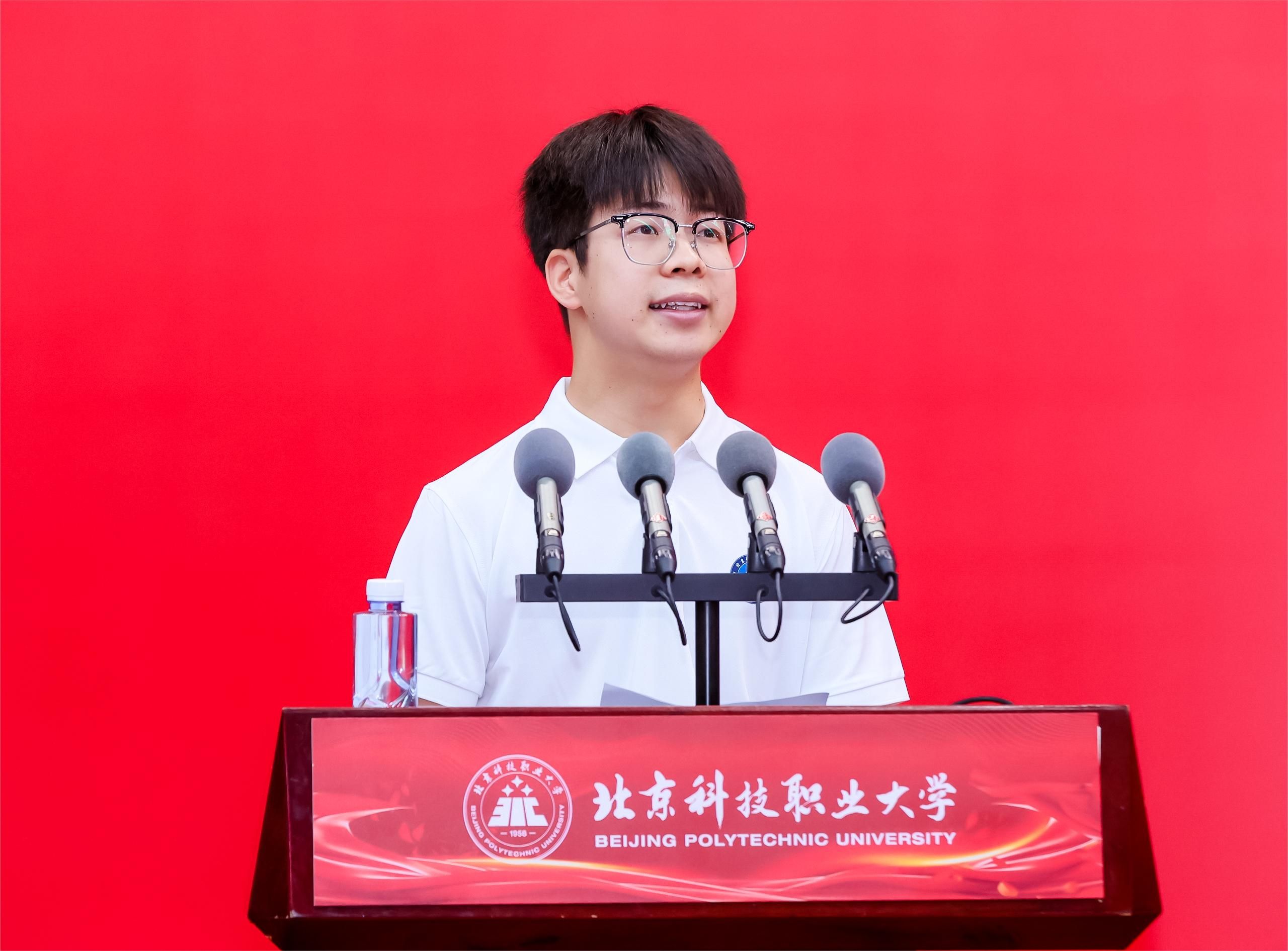 贾渭东.jpg