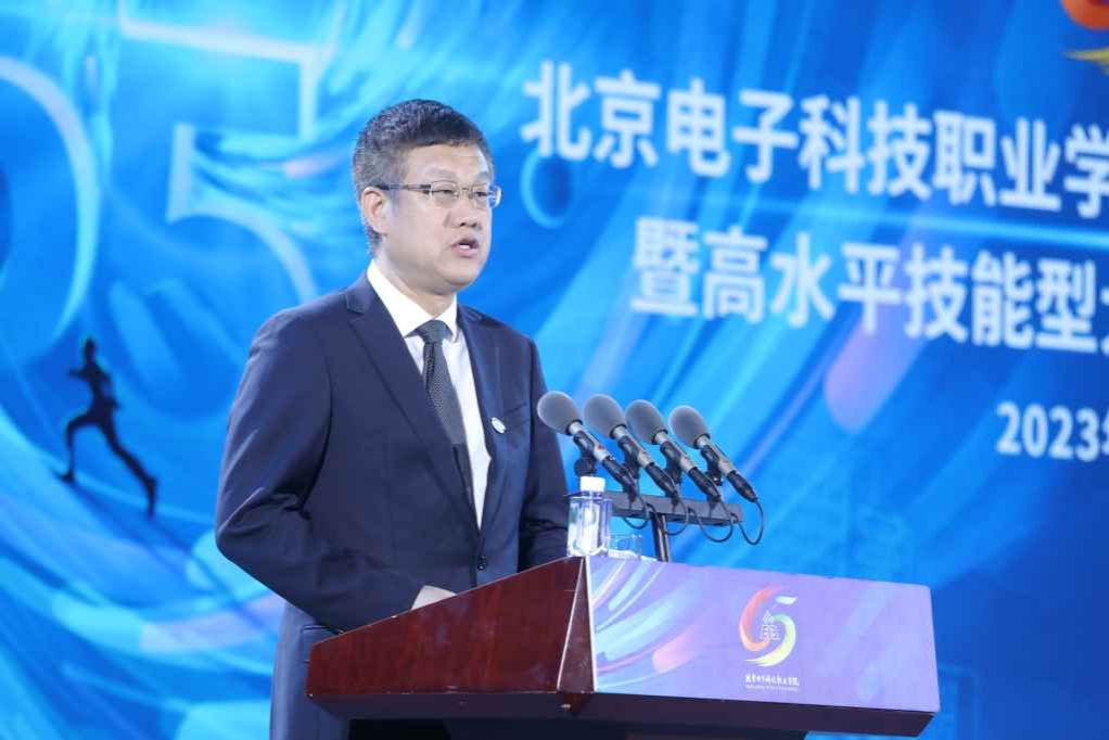 天津职业大学校长郑清春致辞.jpg