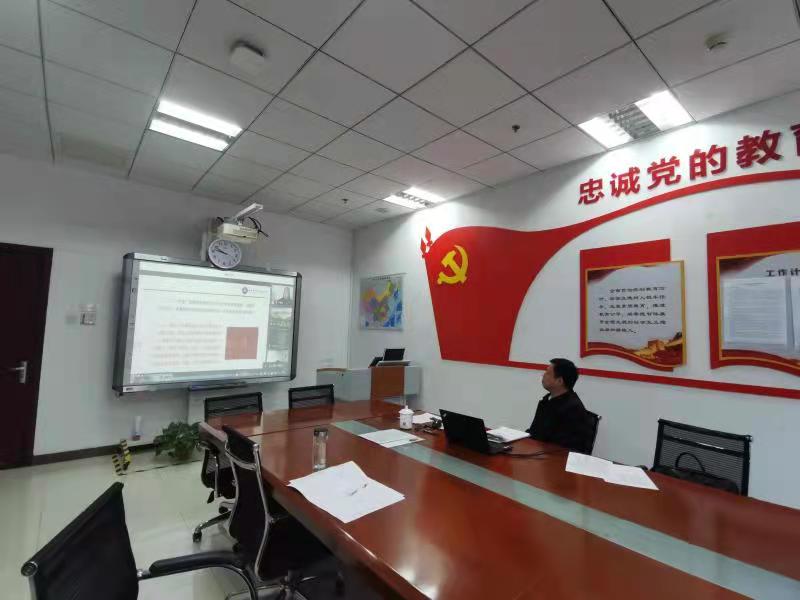 20220401-党委书记张启鸿到马院听课并指导工作2.jpg