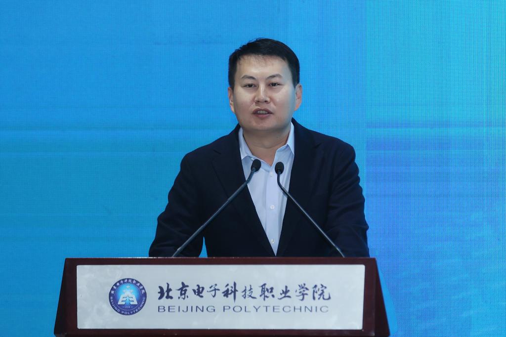 20221111-我校和北京集创北方科技股份有限公司举行战略合作协议签约暨集成电路设计与测试中试基地竣工试产仪式 (7).jpg