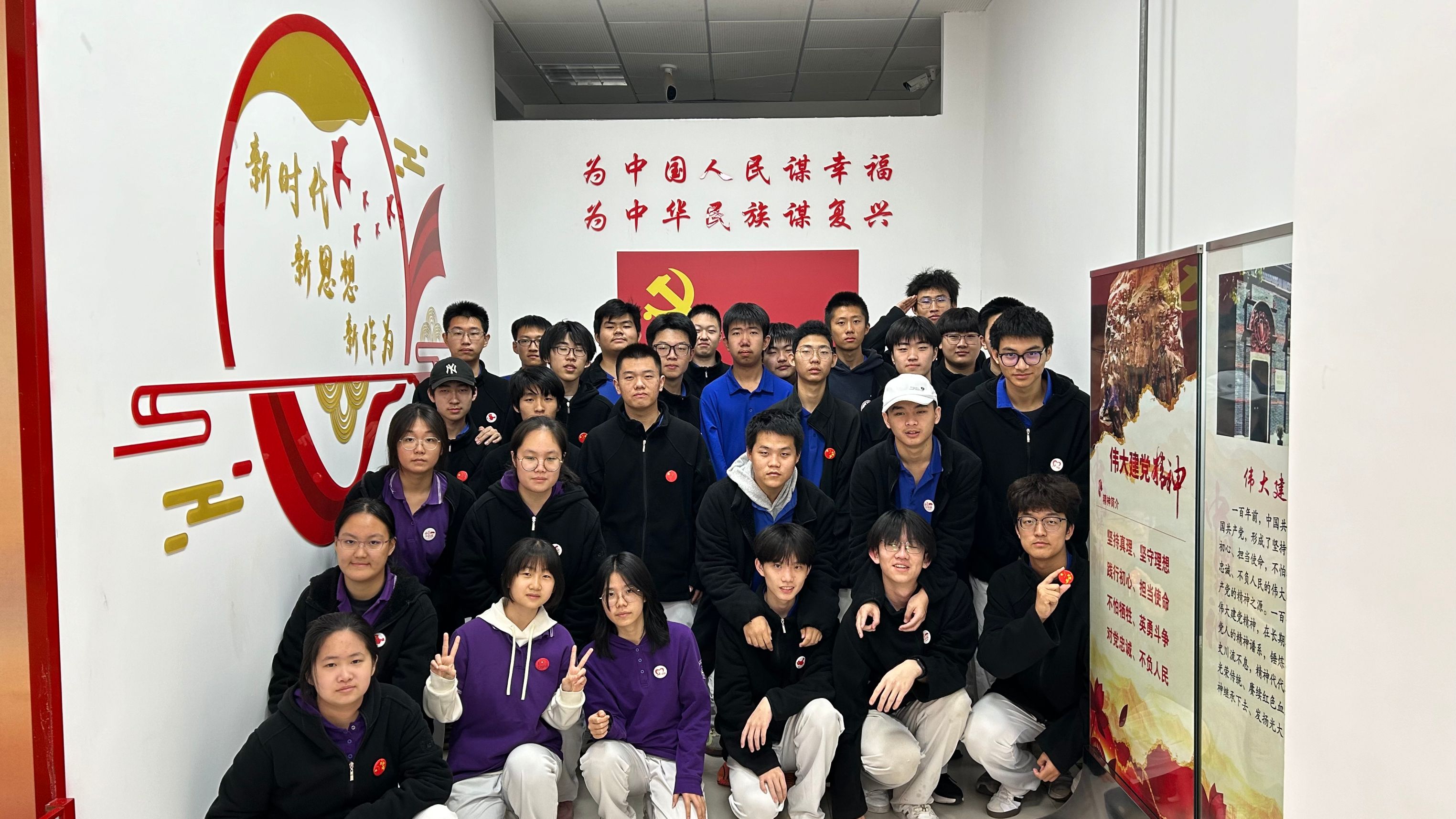 红色长廊2.jpg