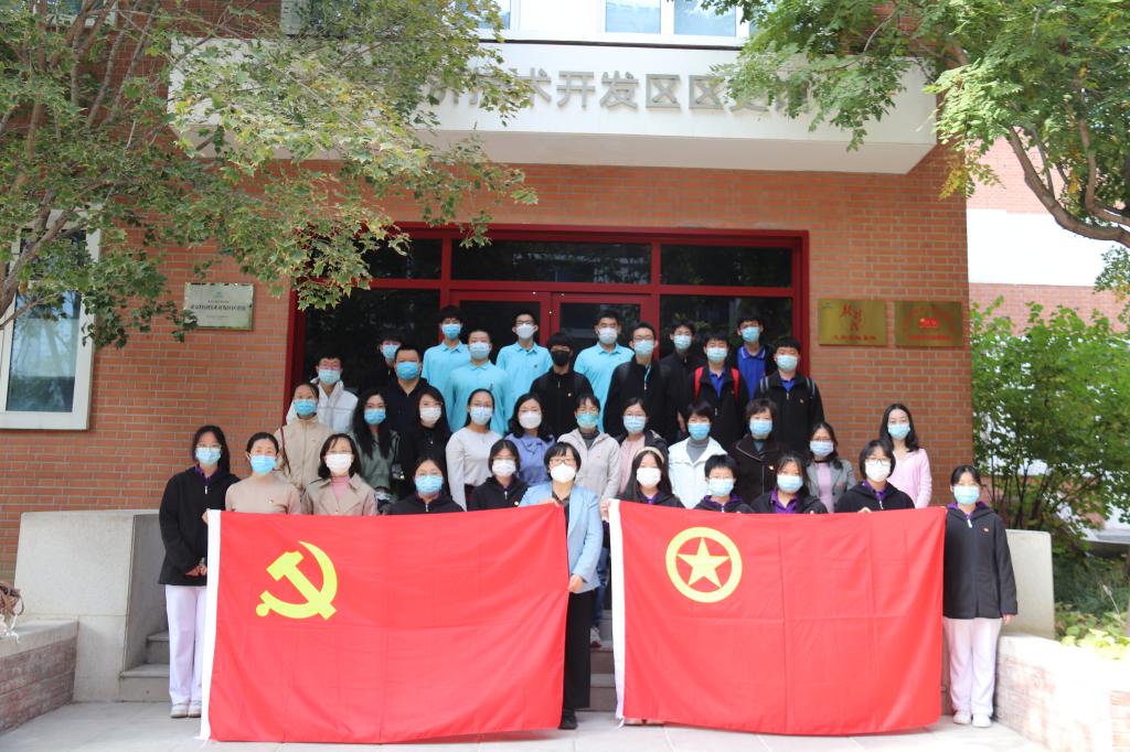 20221018-党团共建合影.JPG 20221018-党团共建合影.JPG