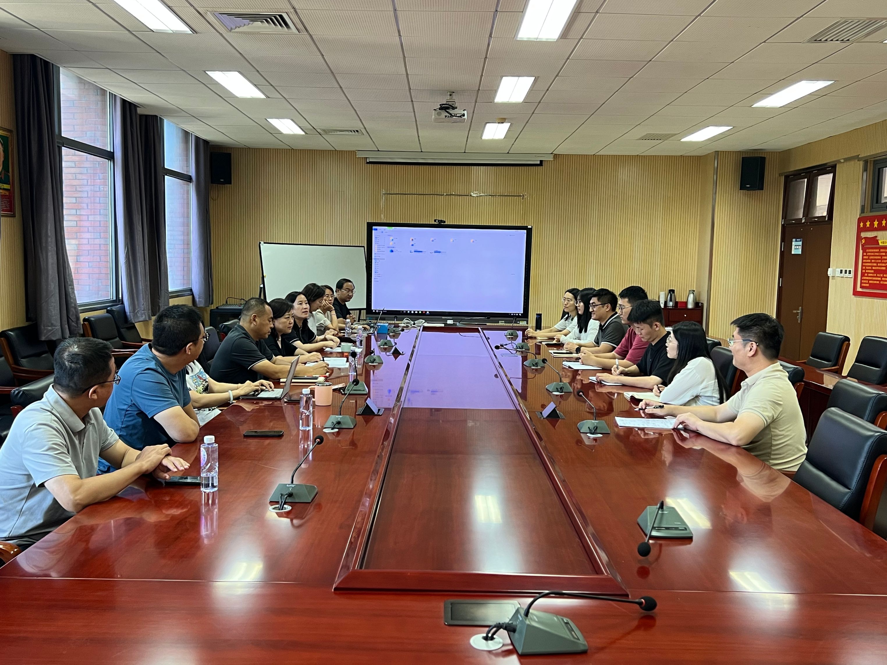 图11：新入职教师见面会.jpg
