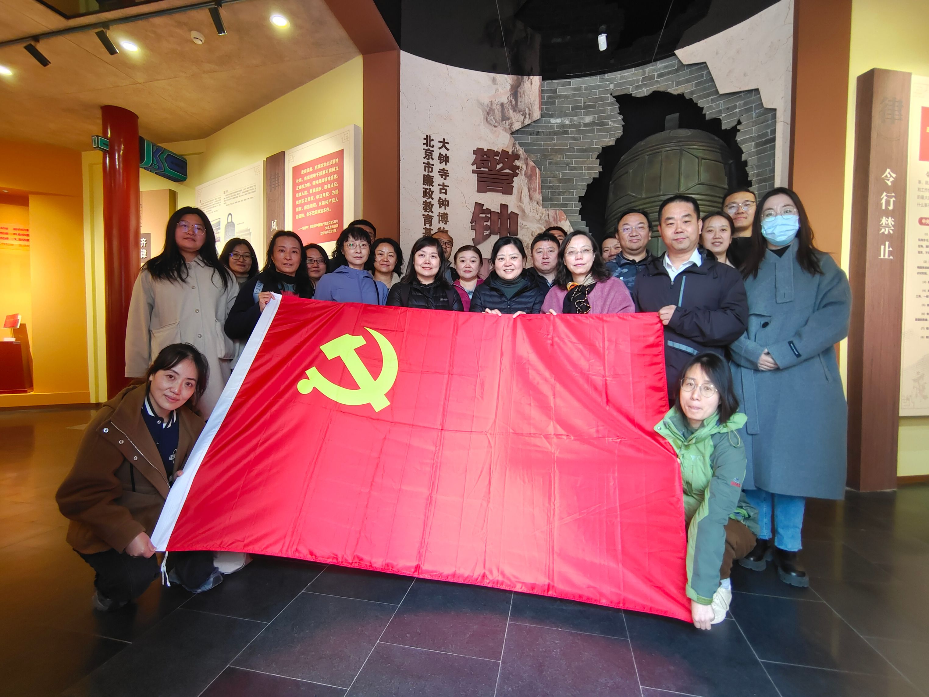 ed0d77ce89941cbfb8fdf0063b5328d.jpg