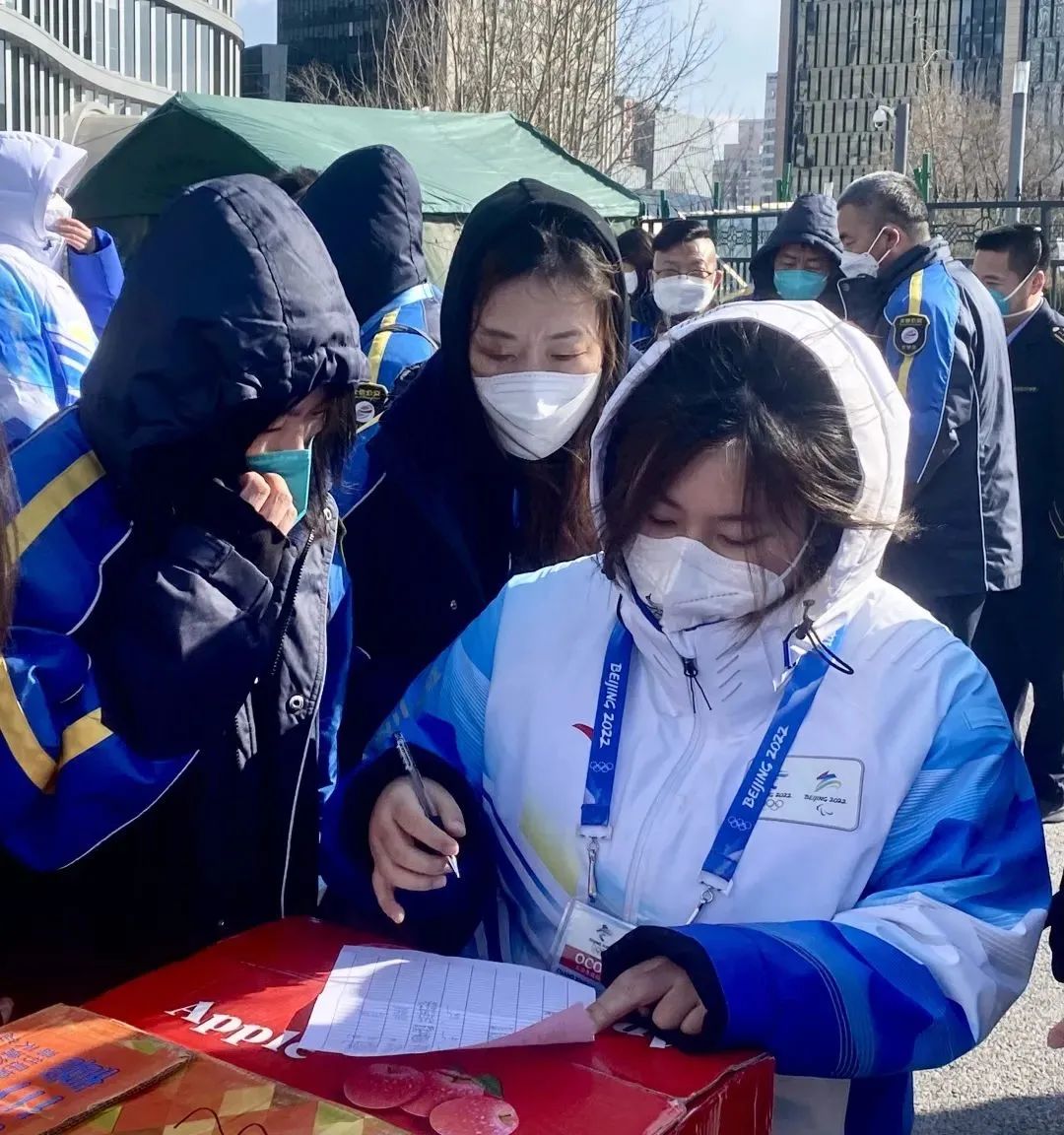 20220312-学校党委书记张启鸿致冬奥志愿者的信5.jpg