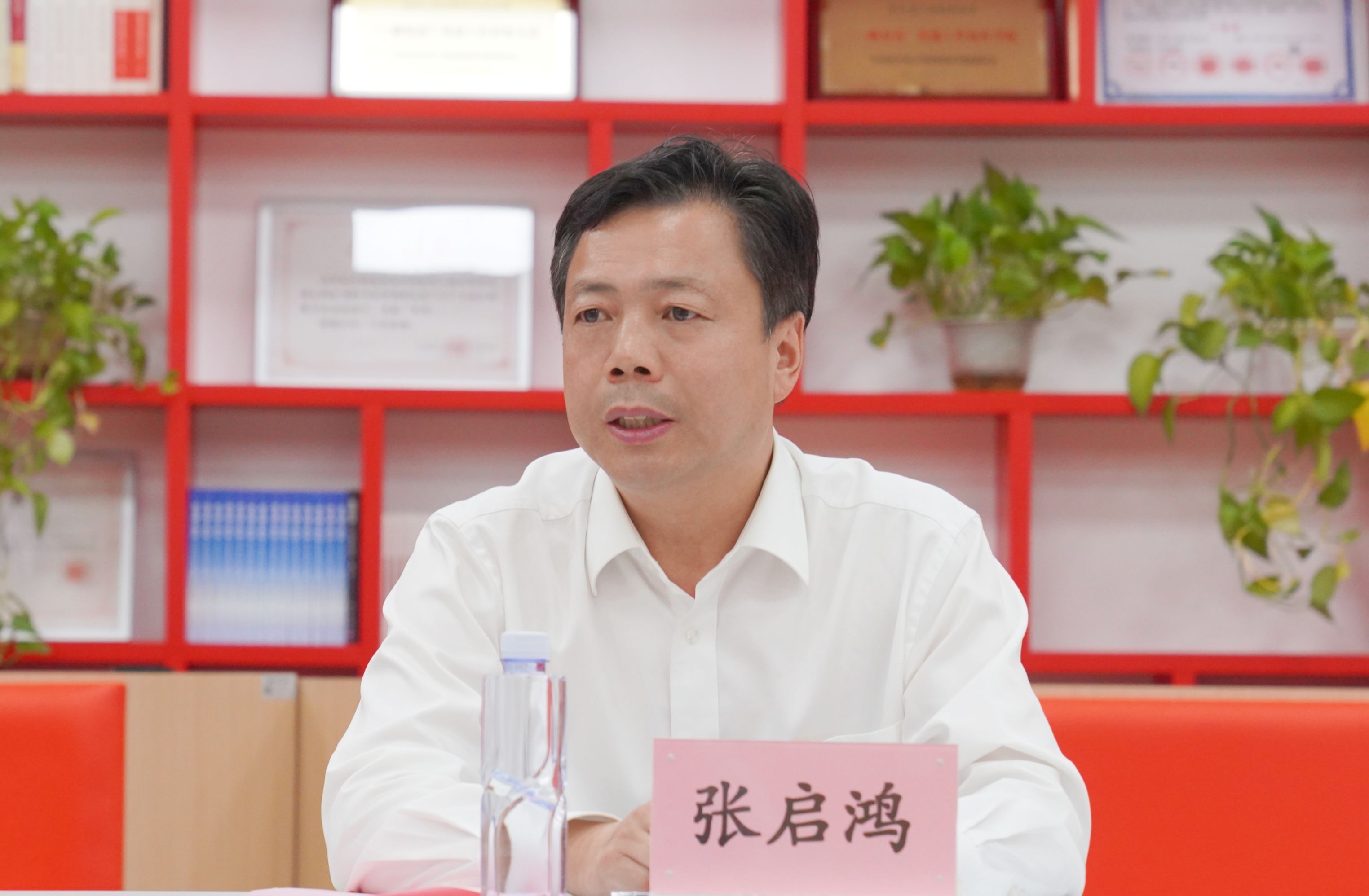 张书记讲党课.jpg