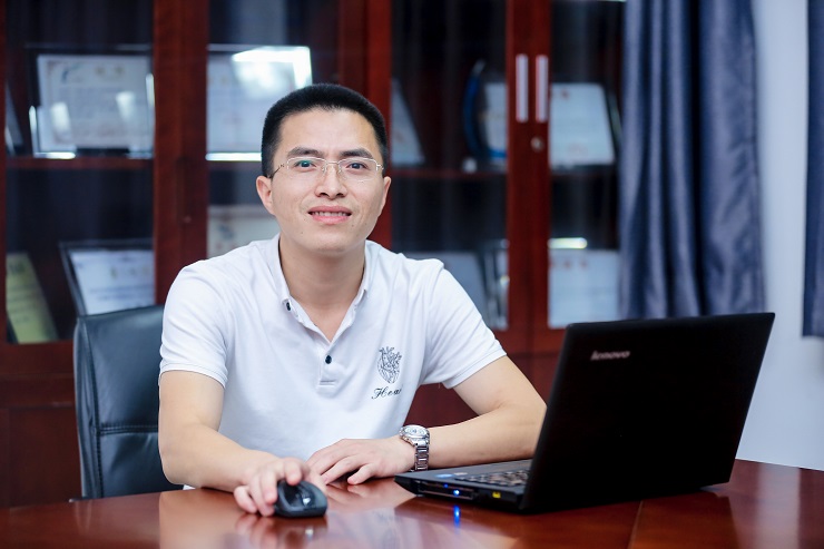 1666773936410544.jpg 简伟杰老师.jpg
