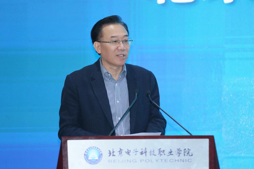 20221111-我校和北京集创北方科技股份有限公司举行战略合作协议签约暨集成电路设计与测试中试基地竣工试产仪式 (5).jpg