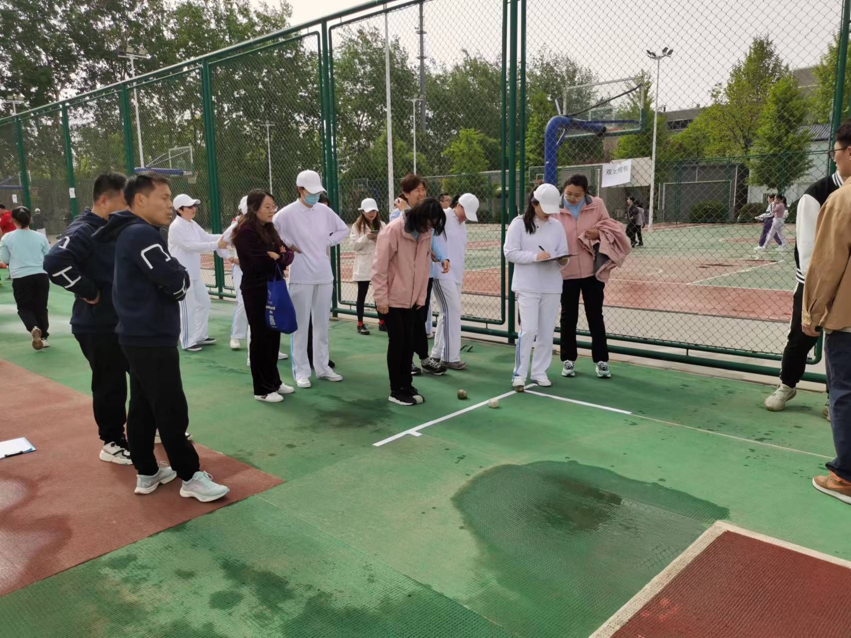 双足甩包.jpg