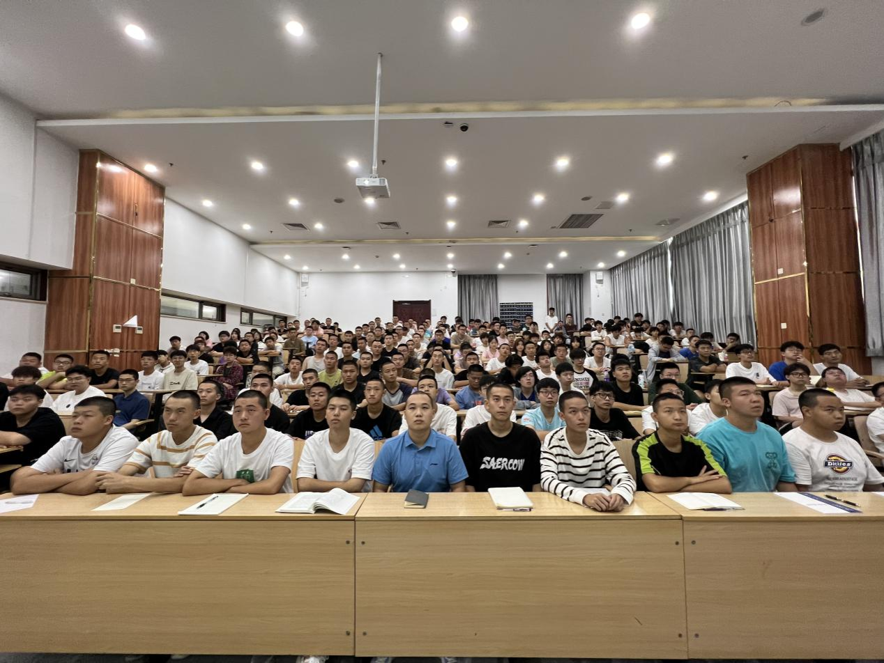 20230906—23级电气技术系全体同学.png