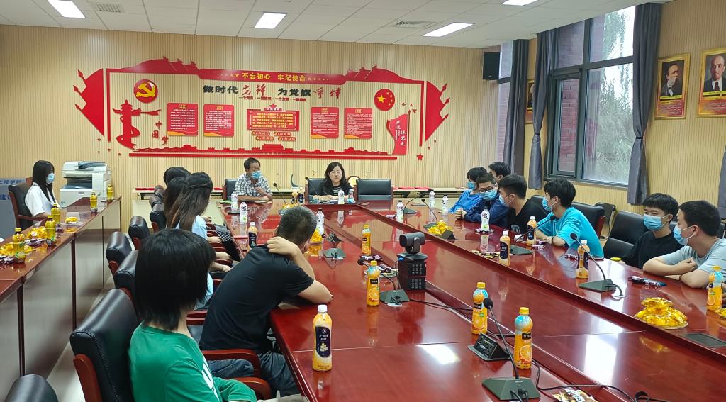 20220913-电信工程学院举办2023届毕业生中秋座谈会1.jpg