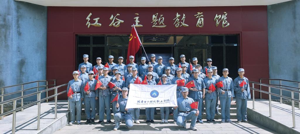 20220403-红谷纪念馆集体照1.jpg