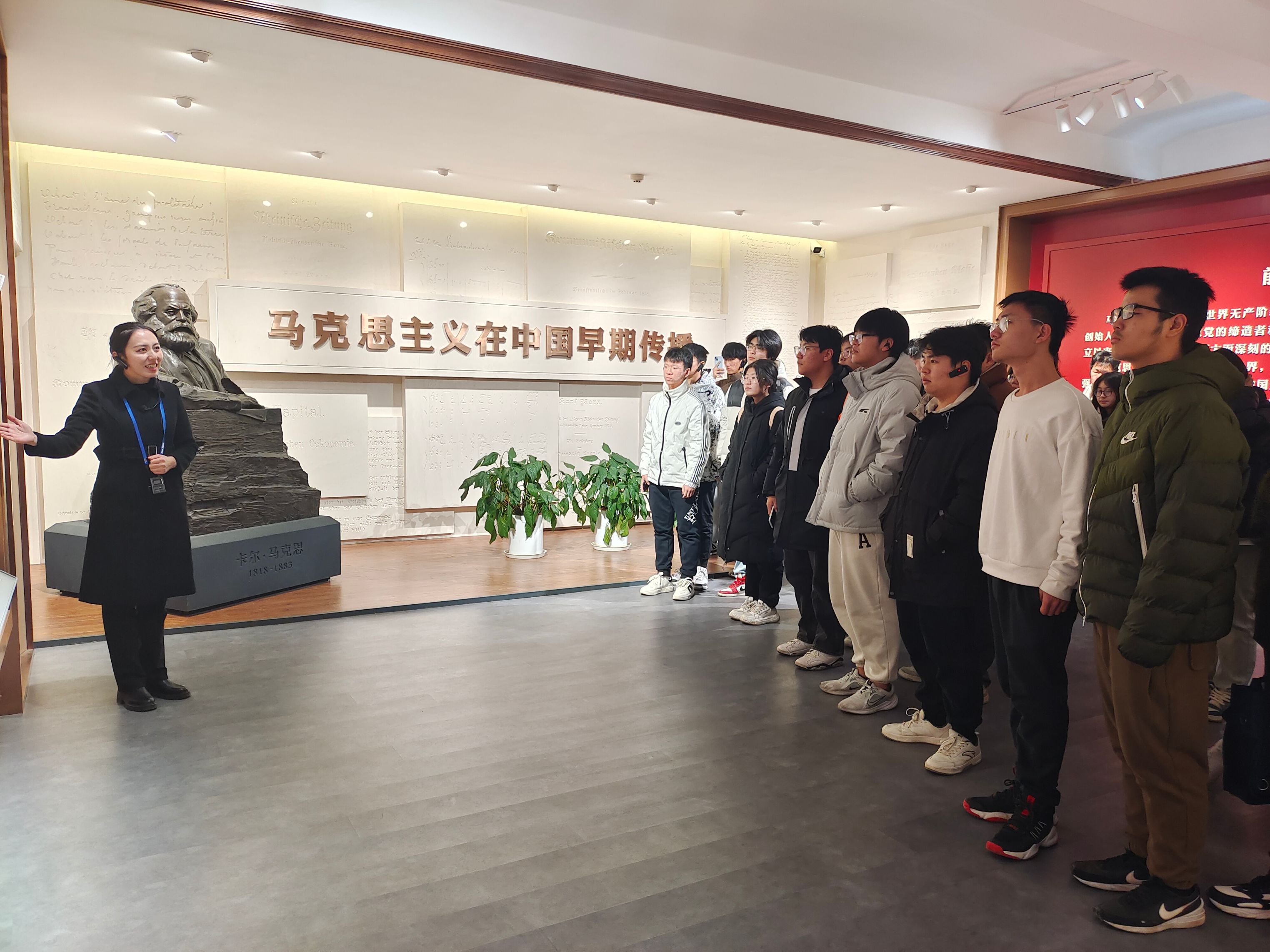 0110-中法大学参观2.jpg 0110-中法大学参观2.jpg