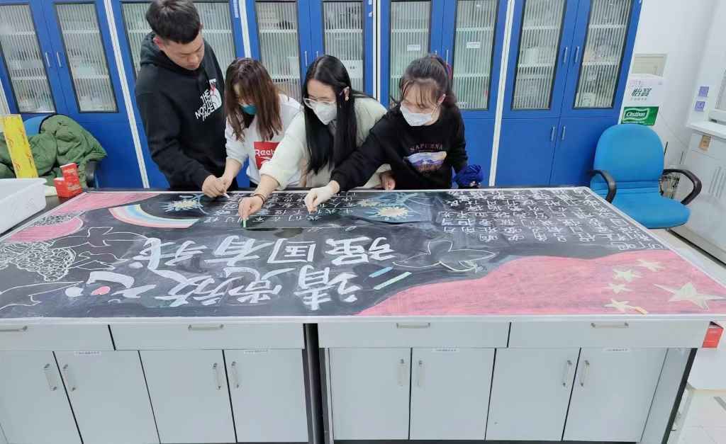 9.班级工作照片.jpg